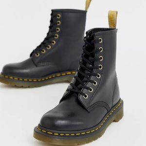 Dr Martens 1460 classic ankle boots in black